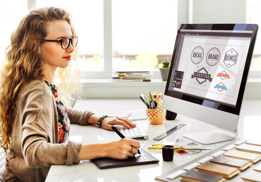 Logo-design-and-graphic-banners-کسب و کار اینترنتی برای دانش آموزان