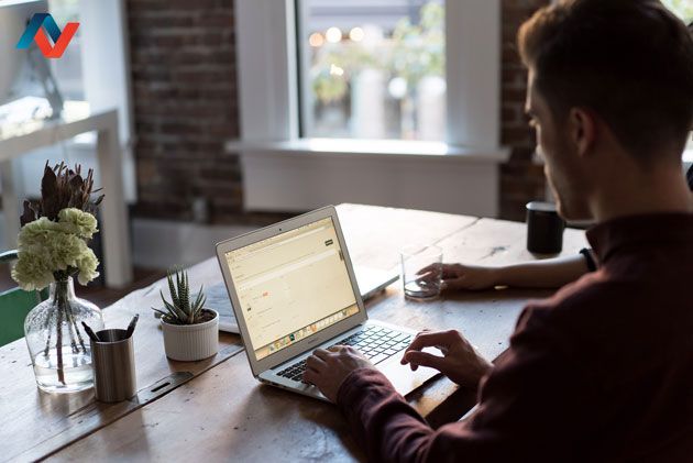 چرا باید یک کارشناس سئو استخدام کنیم؟
